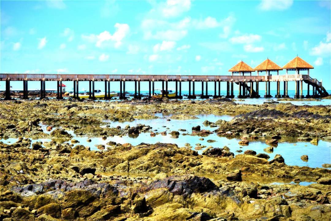 Desaru, Bayu Balau Beach Resort Bandar Penawar ภายนอก รูปภาพ