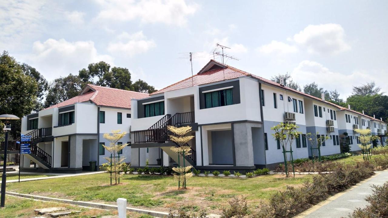Desaru, Bayu Balau Beach Resort Bandar Penawar ภายนอก รูปภาพ